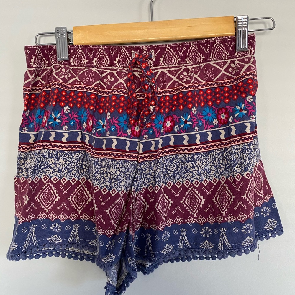 Hollister patterned shorts